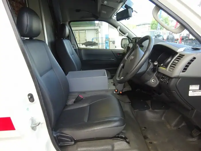 トヨタ ハイエース 小型 特殊車両 CBF-TRH226S H22の中古トラック画像9