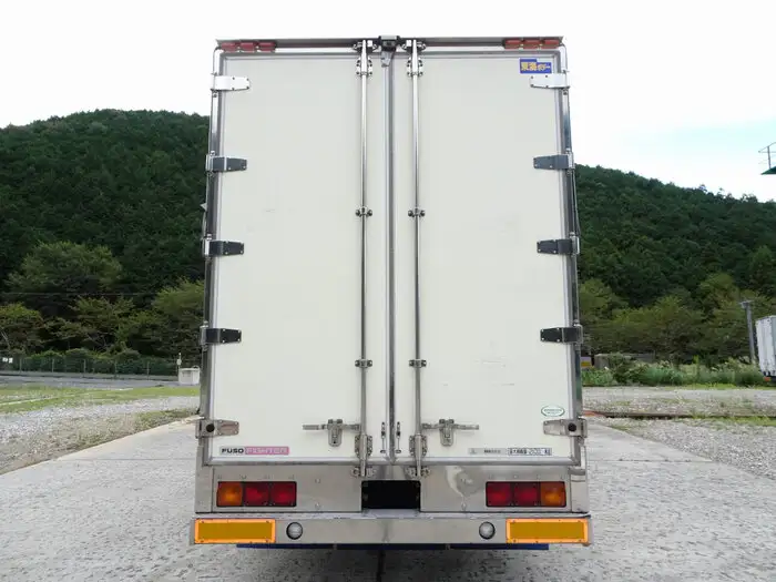 三菱 ファイター 中型/増トン アルミバン ベッド PA-FK61Fの中古トラック画像5