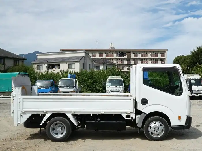 日産 アトラス 小型 平ボディ パワーゲート 床鉄板の中古トラック画像3