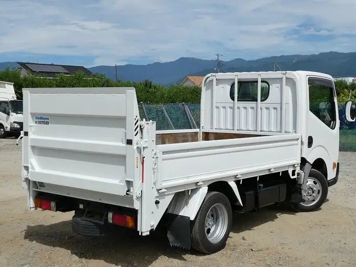 日産 アトラス 小型 平ボディ パワーゲート 床鉄板の中古トラック画像4