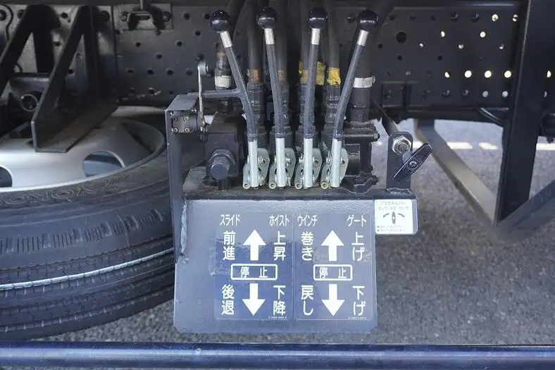 いすゞ エルフ 小型 車両重機運搬 ラジコン フックインの中古トラック画像14