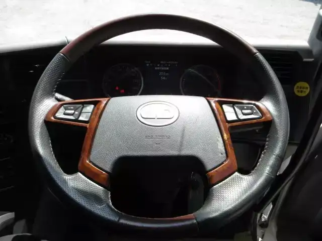 日産UD クオン 大型 トラクター ハイルーフ 1デフの中古トラック画像9
