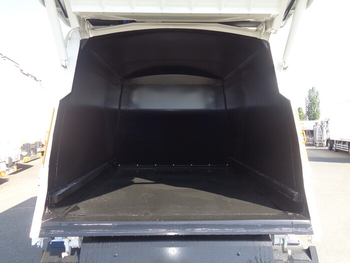日野 レンジャー 中型 パッカー車 プレス式 2KG-GC2ABA｜画像7