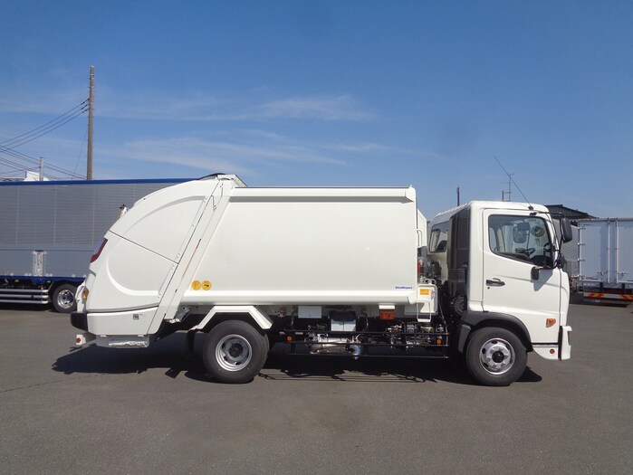 日野 レンジャー 中型 パッカー車 プレス式 2KG-GC2ABA｜画像3