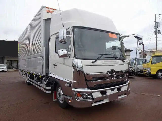 日野 レンジャー 中型/増トン ウイング 床鉄板 ベッドの中古トラック画像2