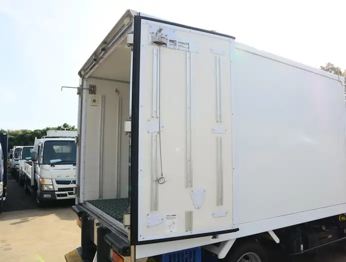 三菱 キャンター 小型 冷凍冷蔵 中温 スタンバイの中古トラック画像10