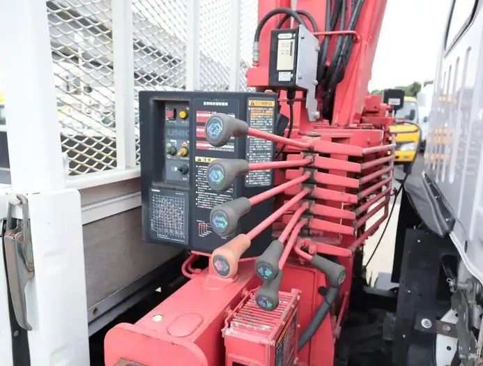 いすゞ エルフ 小型 クレーン付 4段 ラジコンの中古トラック画像16