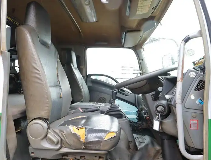 いすゞ フォワード 中型/増トン パッカー車 プレス式 ベッドの中古トラック画像12