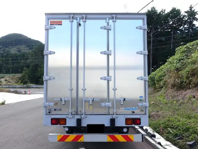 いすゞ フォワード 中型/増トン ウイング 3枚観音 TKG-FRR90S1の中古トラック画像3