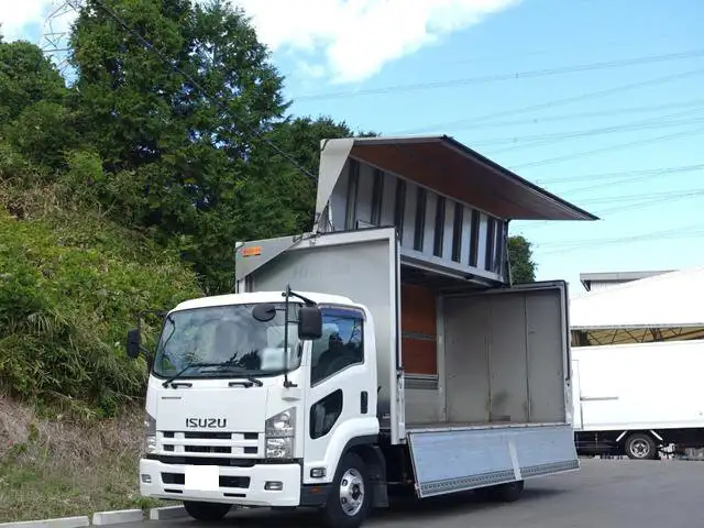 いすゞ フォワード 中型/増トン ウイング 3枚観音 TKG-FRR90S1の中古トラック画像1