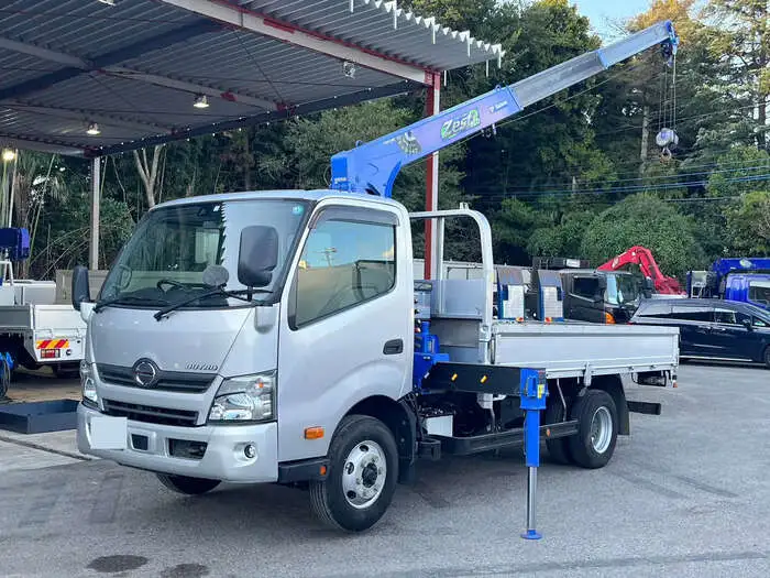 日野 デュトロ 小型 クレーン付 床鉄板 3段の中古トラック画像1