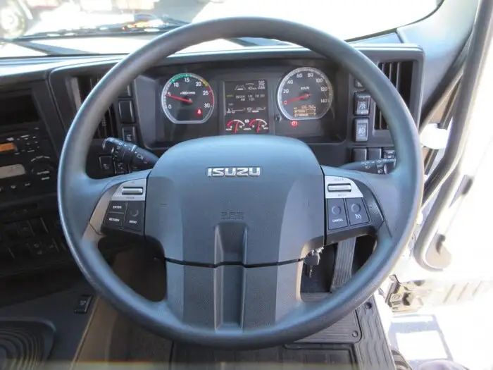 いすゞ ギガ 大型 平ボディ ベッド 2KG-CYM77Cの中古トラック画像9