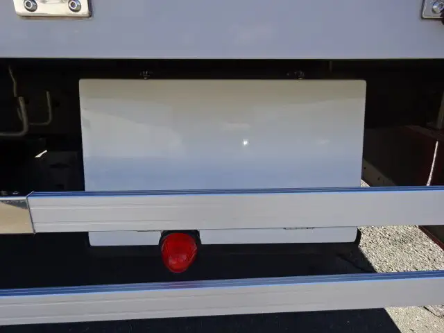 いすゞ ギガ 大型 ウイング ベッド QKG-CYJ77Bの中古トラック画像18