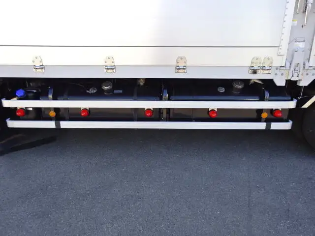 いすゞ ギガ 大型 ウイング ベッド QKG-CYJ77Bの中古トラック画像19