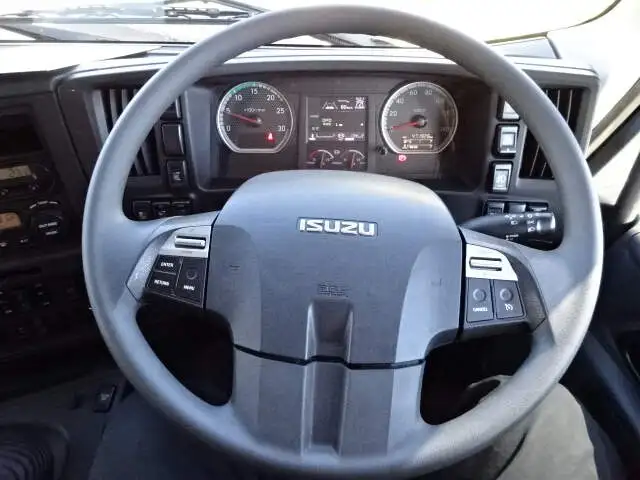 いすゞ ギガ 大型 ウイング ベッド QKG-CYJ77Bの中古トラック画像10