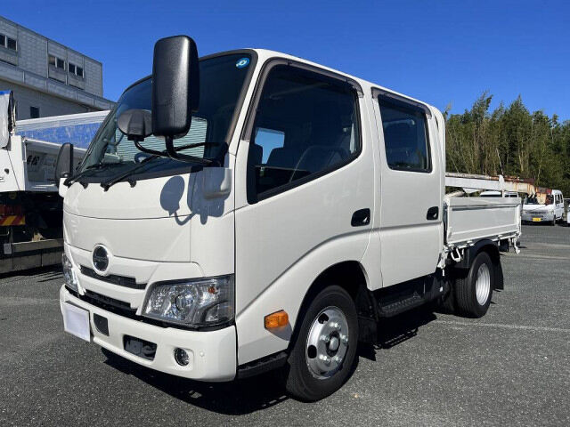 日野 デュトロ 小型 平ボディ Wキャブ(ダブルキャブ) 2RG-XZU605M｜画像1