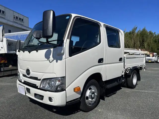 日野 デュトロ 小型 平ボディ Wキャブ 2RG-XZU605Mの中古トラック画像1
