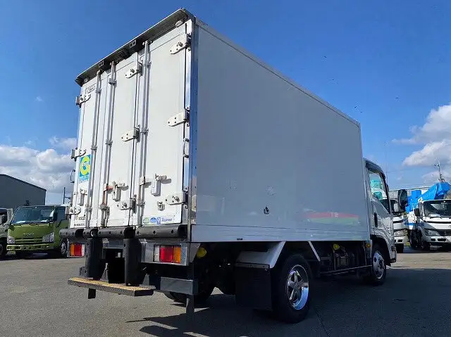 いすゞ エルフ 小型 冷凍冷蔵 低温 2室の中古トラック画像2
