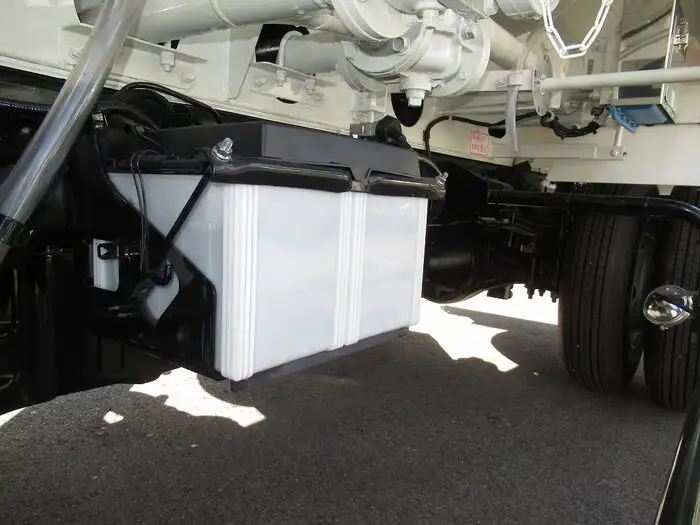 日野 デュトロ 小型 タンク車 ローリー 2KG-XZU700Mの中古トラック画像18
