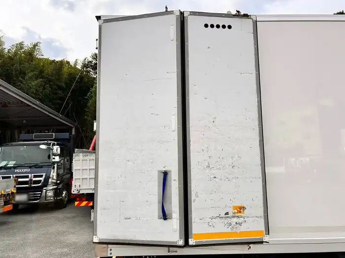 いすゞ エルフ 小型 冷凍冷蔵 保冷 サイドドアの中古トラック画像11