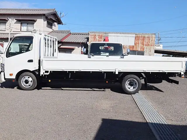 トヨタ ダイナ 小型 平ボディ TKG-XZU720 H28の中古トラック画像6