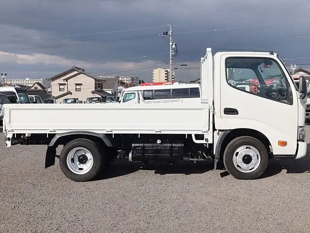 トヨタ ダイナ 小型 平ボディ TKG-XZC600 H28の中古トラック画像3