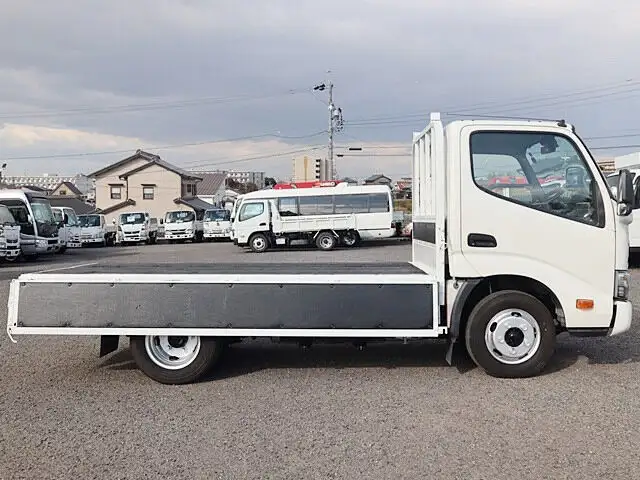 トヨタ ダイナ 小型 平ボディ TKG-XZC600 H28の中古トラック画像9