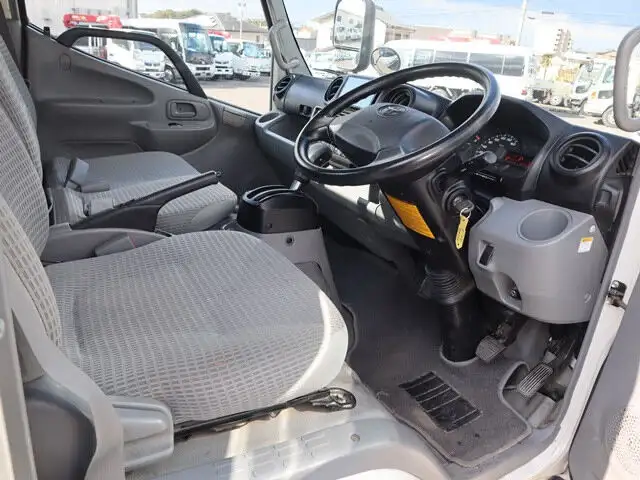 トヨタ ダイナ 小型 平ボディ TKG-XZC600 H28の中古トラック画像12