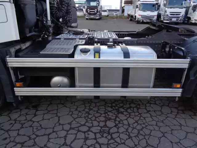ボルボ トラック 大型 トラクター ハイルーフ 1デフの中古トラック画像15