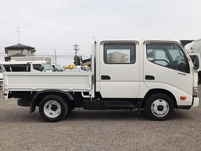 日野 デュトロ 小型 平ボディ Wキャブ TPG-XZU605Mの中古トラック画像3