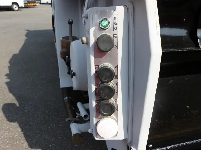 いすゞ エルフ 小型 パッカー車 巻き込み式 回転ダンプ式の中古トラック画像11