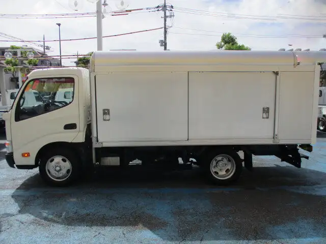 日野 デュトロ 小型 アルミバン ボトルカー サイドドアの中古トラック画像5