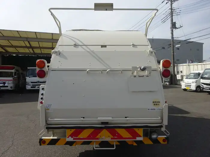 いすゞ フォワード 中型/増トン パッカー車 プレス式 ベッドの中古トラック画像4