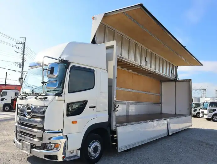 日野 プロフィア 大型 ウイング ハイルーフ エアサスの中古トラック画像1