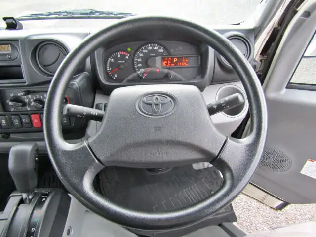 トヨタ ダイナ 小型 平ボディ XZU645 H30の中古トラック画像8