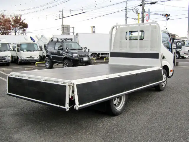 トヨタ ダイナ 小型 平ボディ XZU645 H30の中古トラック画像4