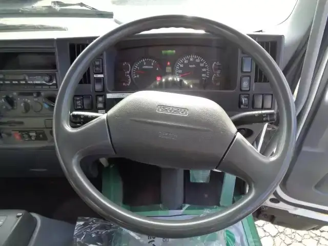 いすゞ フォワード 中型/増トン クレーン付 4段 ベッドの中古トラック画像9