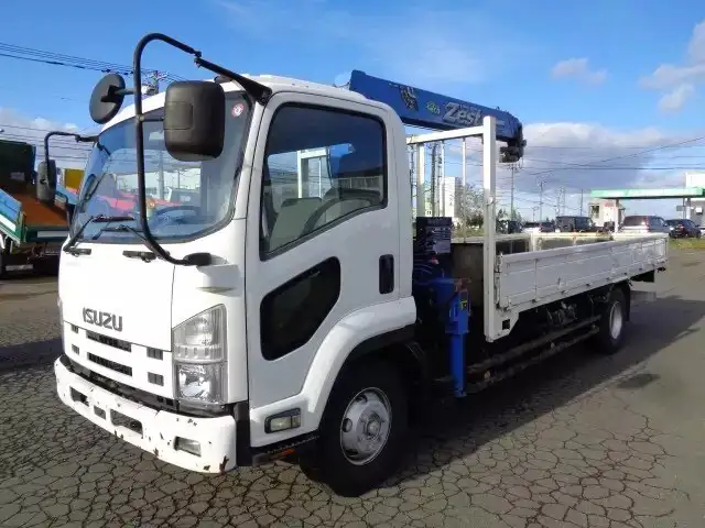 いすゞ フォワード 中型/増トン クレーン付 4段 ベッドの中古トラック画像1