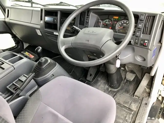 いすゞ フォワード 中型/増トン アルミバン エアサス ベッドの中古トラック画像11