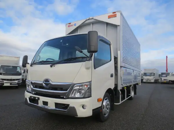日野 デュトロ 小型 ウイング 2RG-XZU710M R5の中古トラック画像1