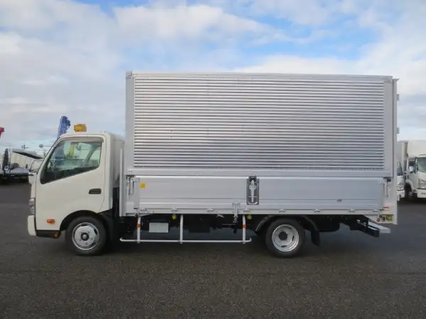 日野 デュトロ 小型 ウイング 2RG-XZU710M R5の中古トラック画像8