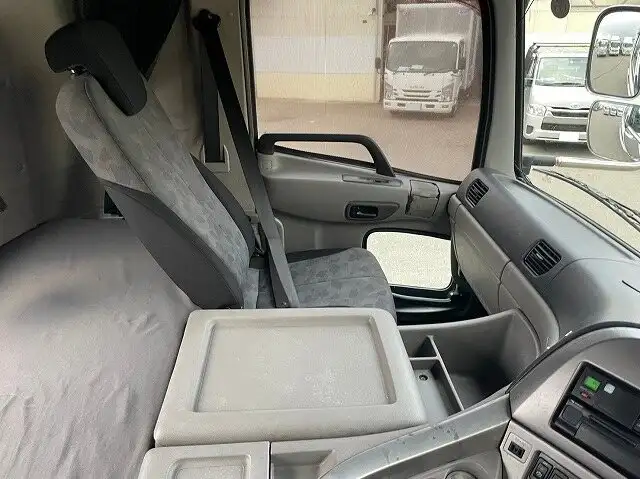 日産UD クオン 大型 トラクター ハイルーフ 1デフの中古トラック画像10