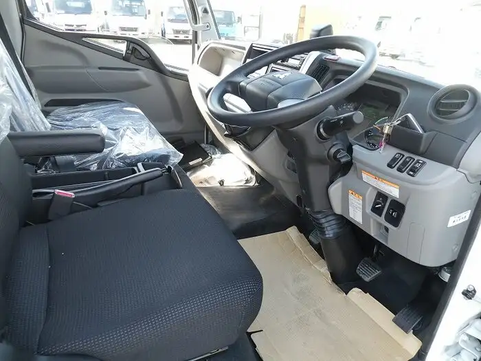 三菱 キャンター 小型 ウイング 2RG-FEB50 R5の中古トラック画像12