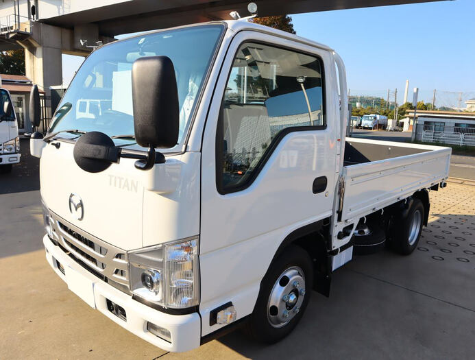 マツダ タイタン 小型 平ボディ 2RG-LHR88A R5｜画像1