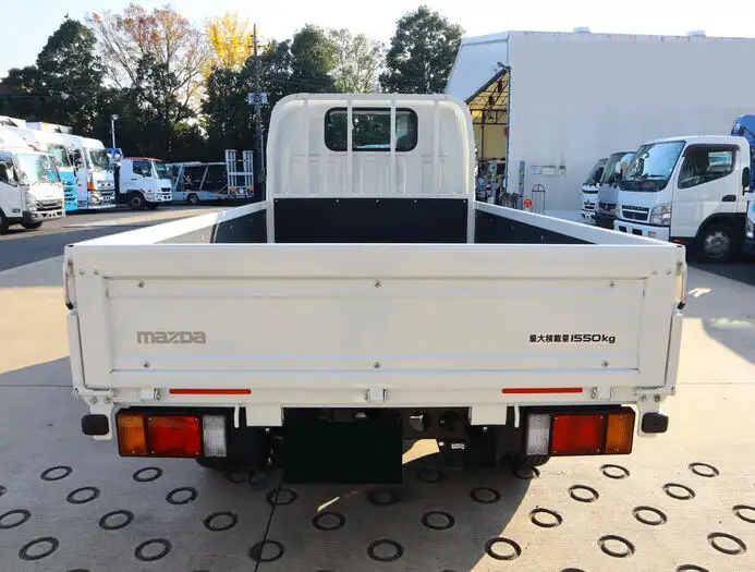 マツダ タイタン 小型 平ボディ 2RG-LHR88A R5の中古トラック画像3