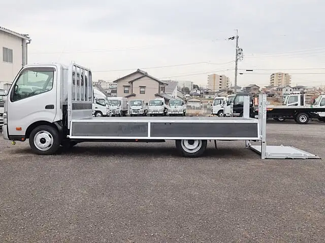 日野 デュトロ 小型 平ボディ パワーゲート TKG-XZU710Mの中古トラック画像9