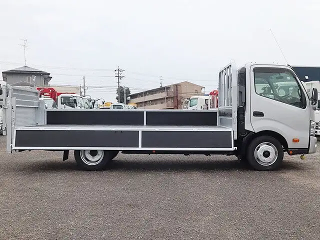 日野 デュトロ 小型 平ボディ パワーゲート TKG-XZU710Mの中古トラック画像10