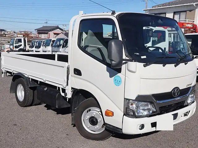 トヨタ ダイナ 小型 平ボディ TKG-XZC600 H28の中古トラック画像2