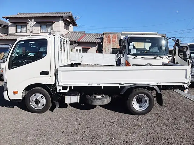 トヨタ ダイナ 小型 平ボディ TKG-XZC600 H28の中古トラック画像6