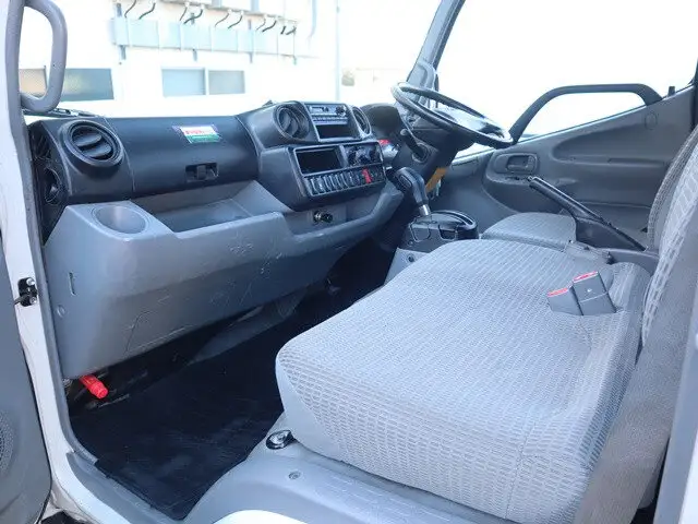 トヨタ ダイナ 小型 平ボディ TKG-XZC600 H28の中古トラック画像12